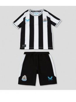 Newcastle United Heimtrikotsatz für Kinder 2022-23 Kurzarm (+ Kurze Hosen)